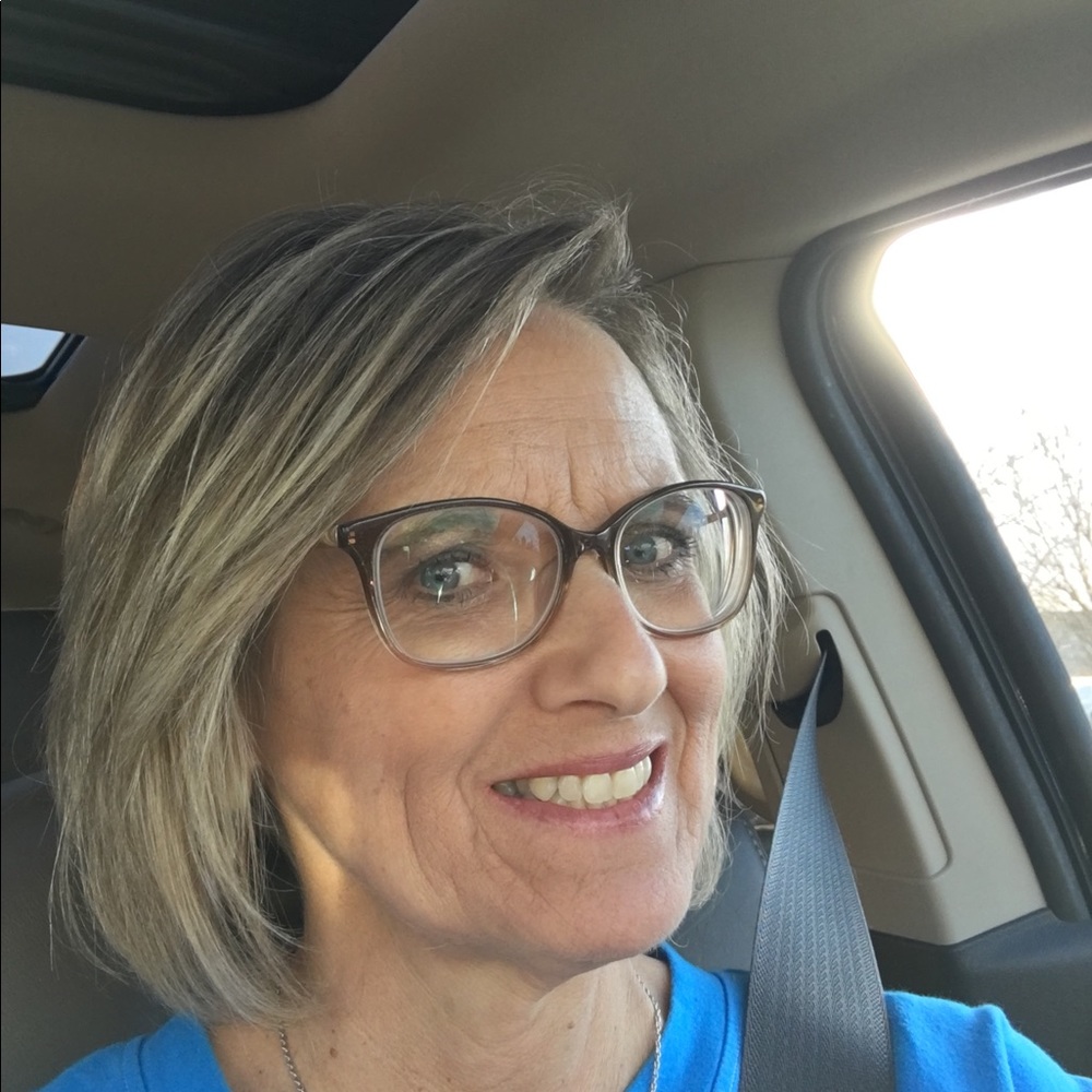 Meet your Posher, Carla